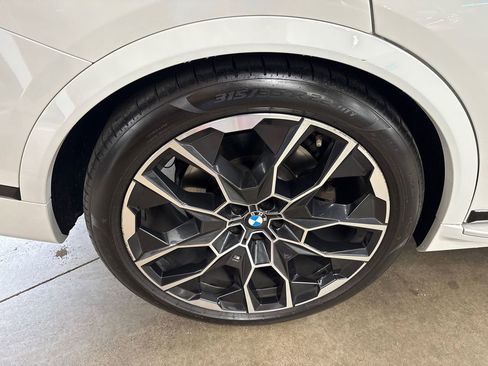 Used 2024 BMW X7 xDrive40i w/ M Sport Package AWD/4WD image 25