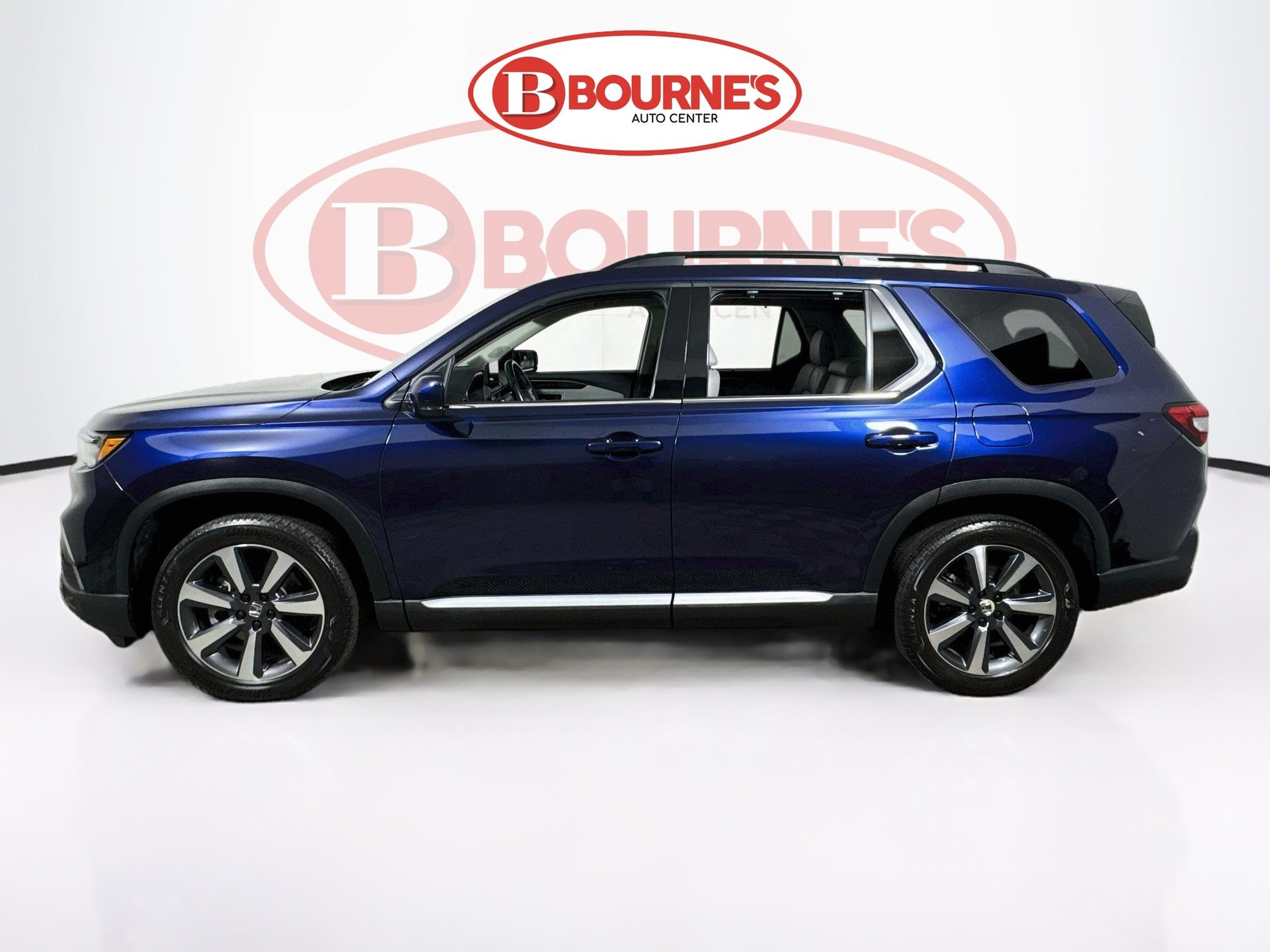Used 2025 Honda Pilot Touring image 8