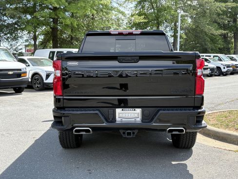 Used 2024 Chevrolet Silverado 1500 High Country w/ Technology Package AWD/4WD image 4