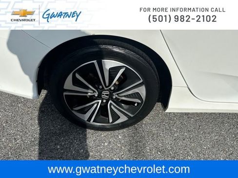 Used 2018 Honda Civic EX-L image 11