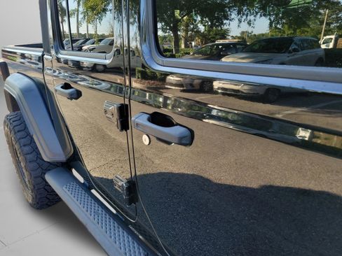 Used 2020 Jeep Gladiator Sport w/ Quick Order Package 24S AWD/4WD image 18
