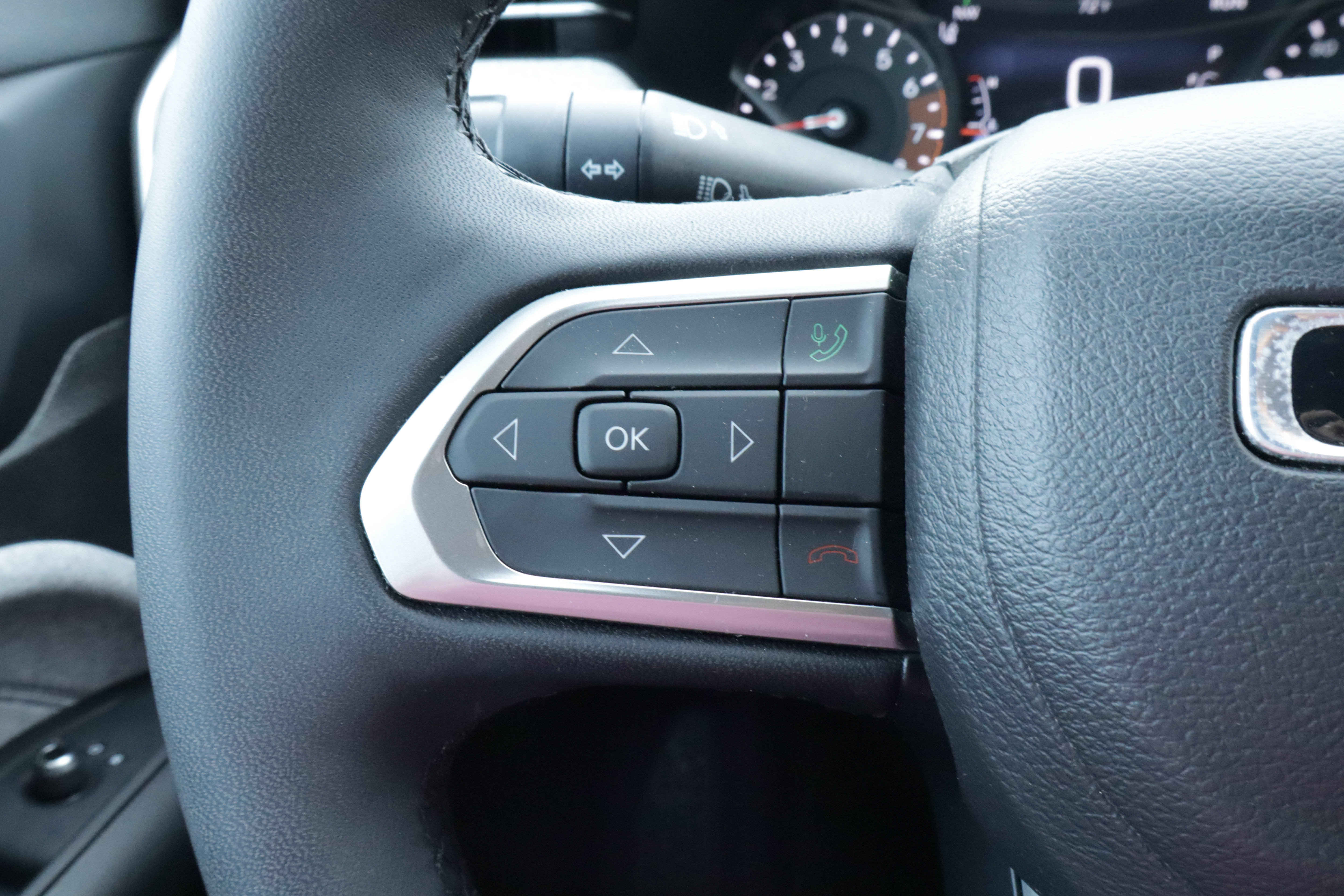Used 2025 Jeep Compass Latitude AWD/4WD image 25