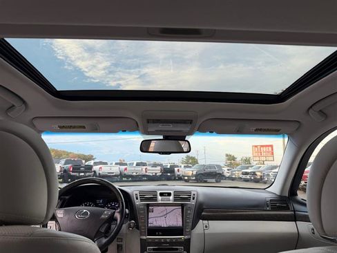 Used 2011 Lexus LS 460 AWD image 22