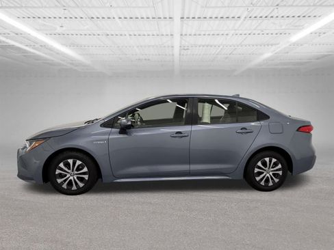 Used 2021 Toyota Corolla LE FWD image 2