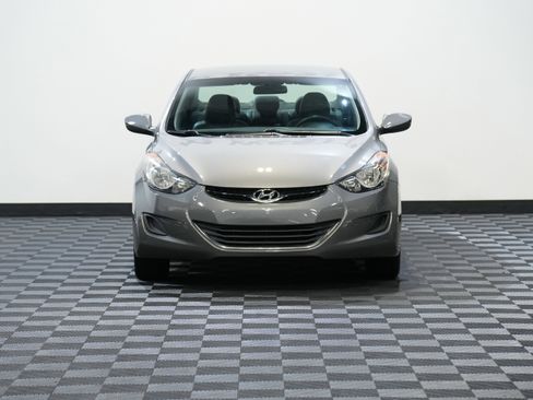 Used 2011 Hyundai Elantra GLS w/ Preferred Equipment Pkg 3 image 4