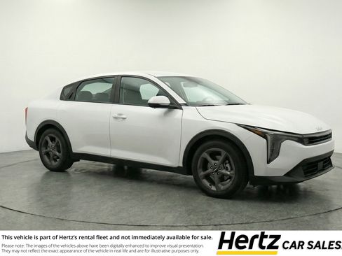 Used 2025 Kia K4 FWD image 1