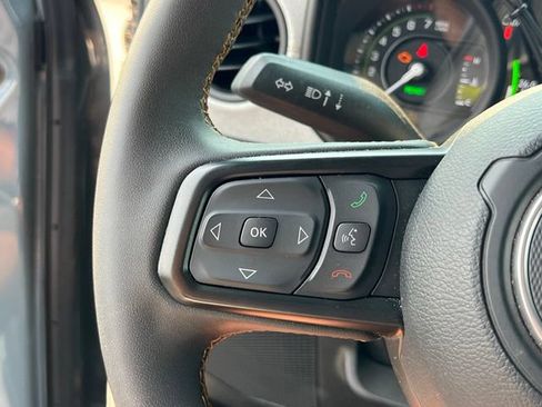 Used 2024 Jeep Wrangler Unlimited w/ Convenience Group AWD/4WD image 21