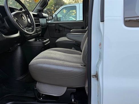 Used 2017 Chevrolet Express 3500 LT w/ LT Preferred Equipment Group RWD image 25