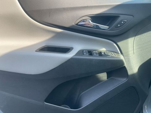Used 2023 Chevrolet Equinox LT FWD image 8