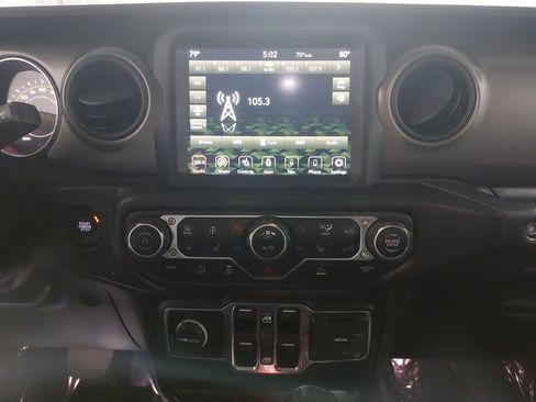 Used 2022 Jeep Gladiator Sport image 38