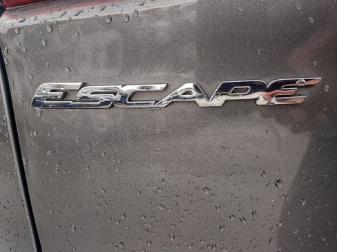 Used 2014 Ford Escape SE image 12