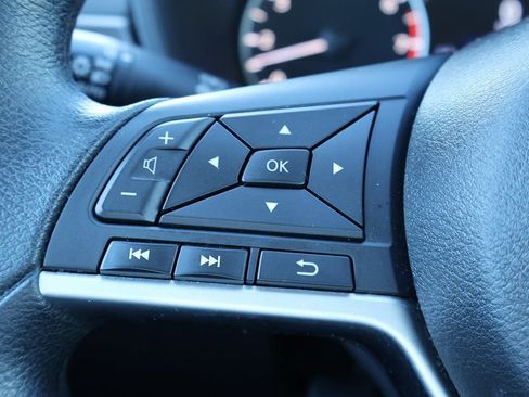 Used 2024 Nissan Altima 2.5 SV image 12