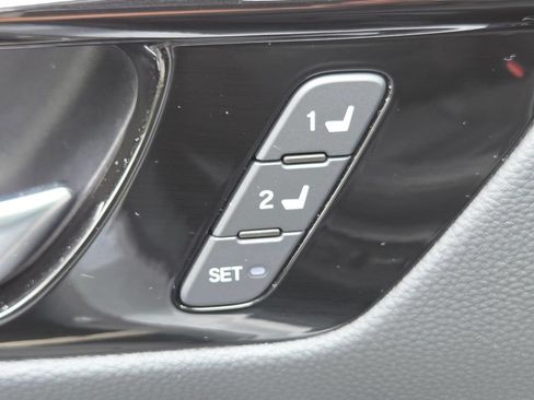 Used 2024 Honda CR-V EX-L image 8