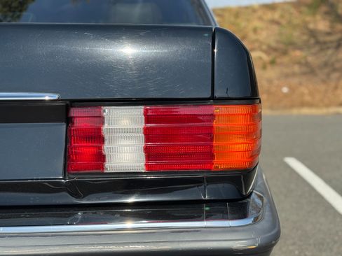 Used 1990 Mercedes-Benz 560 SEL image 23
