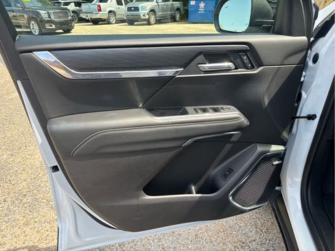 Used 2025 GMC Acadia Elevation FWD image 20