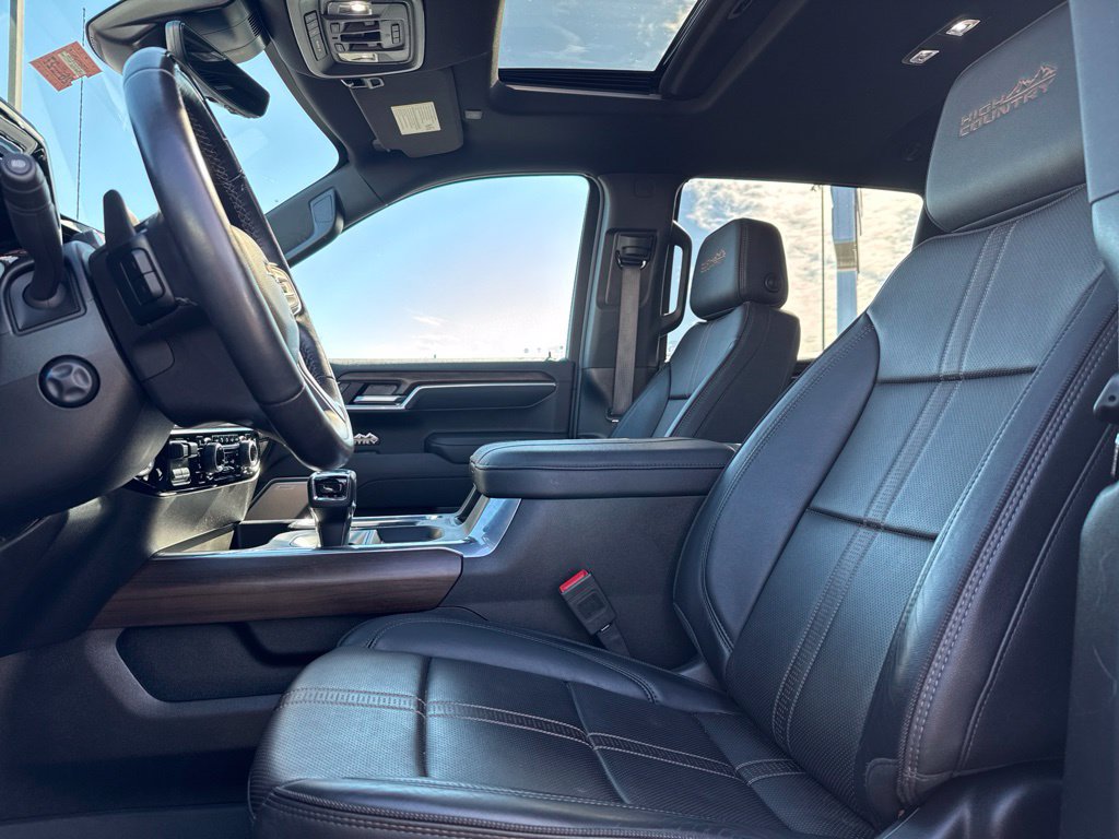 Used 2025 Chevrolet Silverado 1500 High Country AWD/4WD image 18