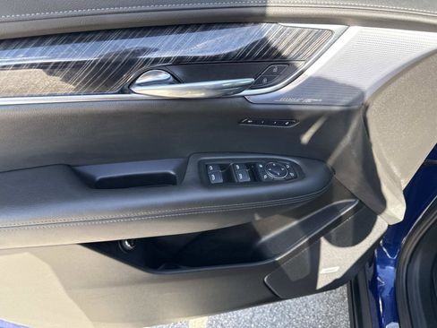 Used 2025 Cadillac XT6 Premium Luxury image 20