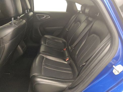 Used 2017 Chrysler 200 Limited Platinum FWD image 18