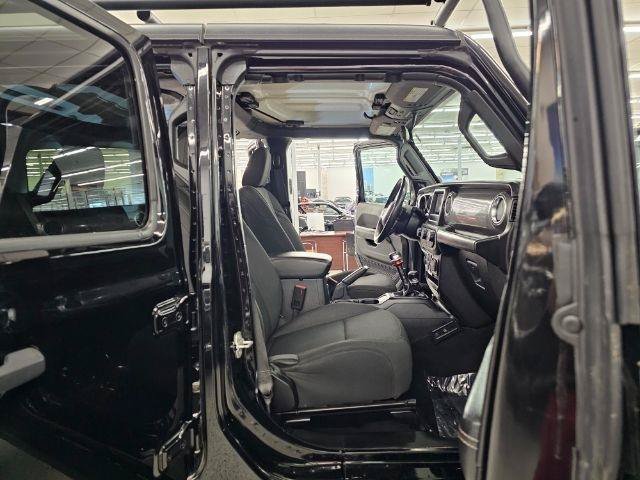 Used 2020 Jeep Wrangler Unlimited Sahara AWD/4WD image 10