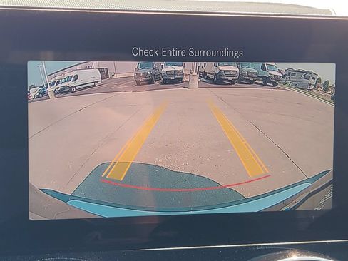 Used 2023 Mercedes-Benz GLB 250 4MATIC image 26