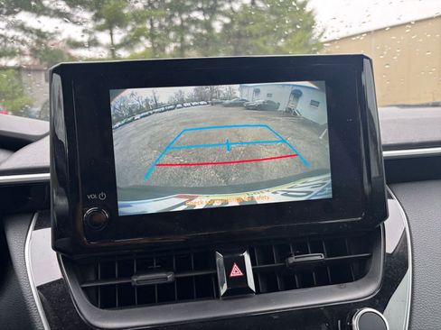 Used 2025 Toyota Corolla LE image 17