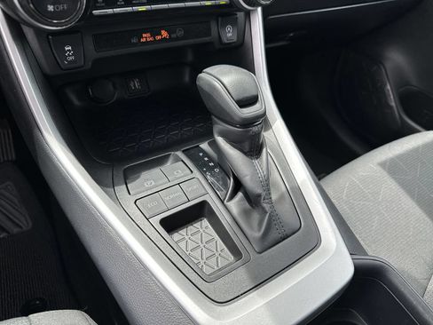 Used 2025 Toyota RAV4 XLE FWD image 26
