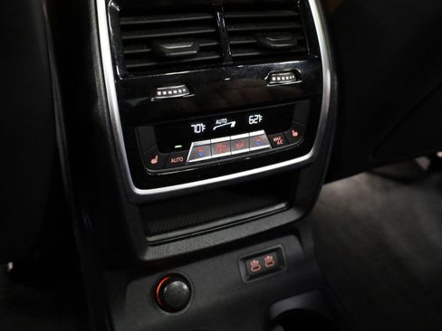 Used 2020 BMW X7 M50i w/ Dynamic Handling Package image 39