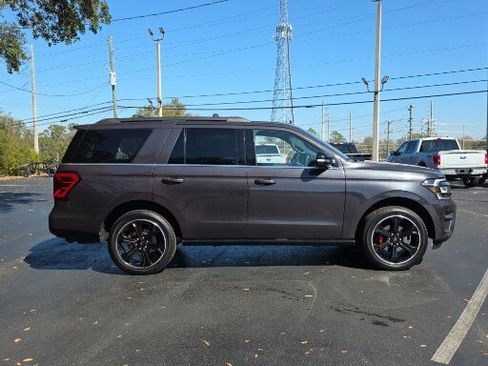 Certified 2024 Ford Expedition Limited image 9