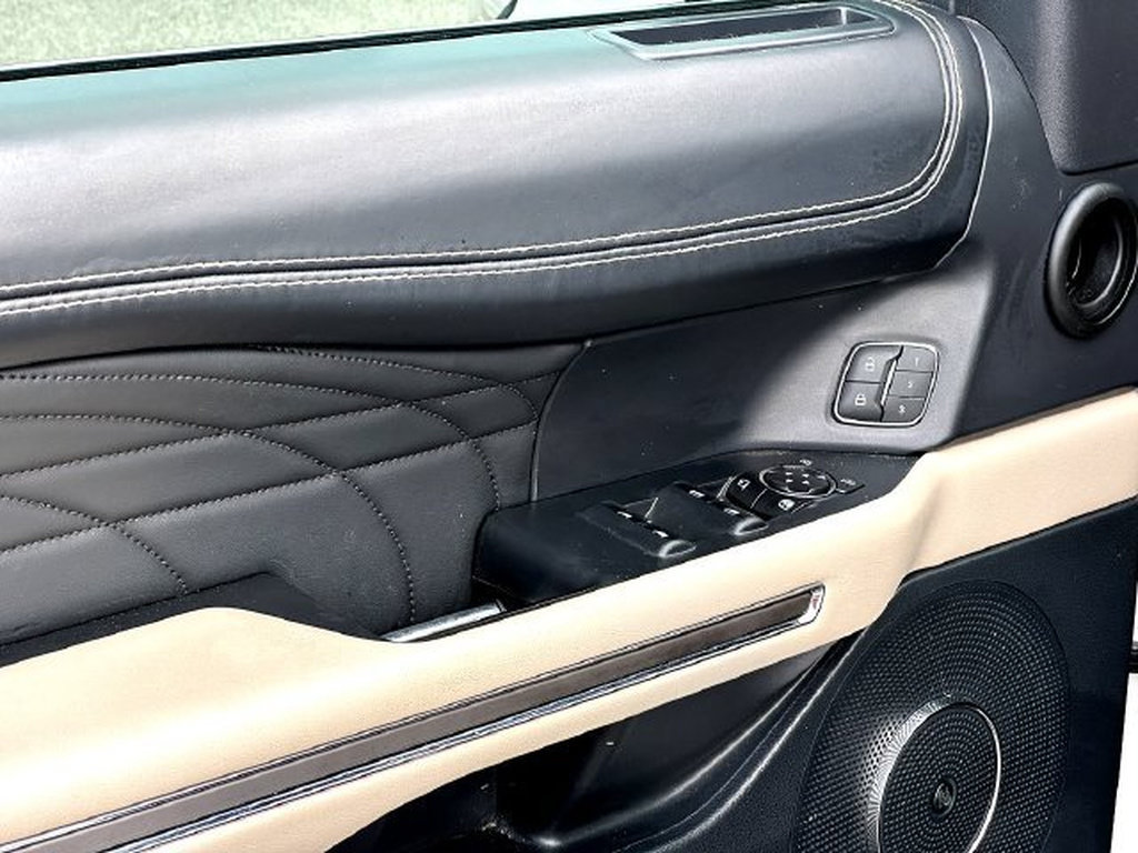 Used 2022 Ford Expedition Max Platinum RWD image 11