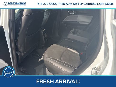 Used 2025 Jeep Compass Limited image 13
