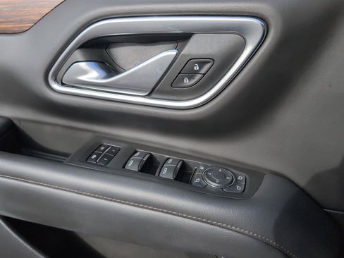 Used 2022 Chevrolet Tahoe High Country AWD/4WD image 16