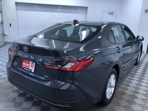 Used 2025 Toyota Camry LE image 33