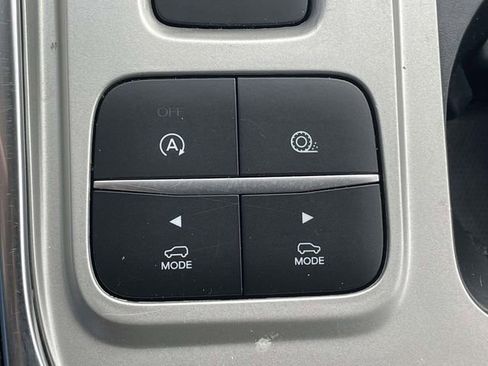 Used 2024 Ford Explorer Limited image 32