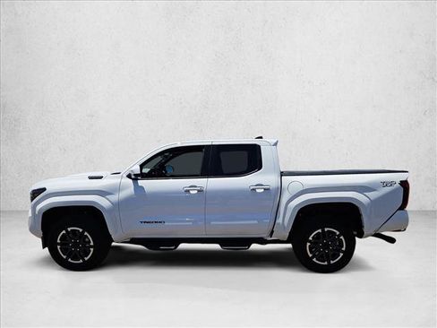 Certified 2025 Toyota Tacoma TRD Sport AWD/4WD image 8