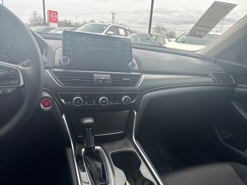 Used 2022 Honda Accord LX image 18