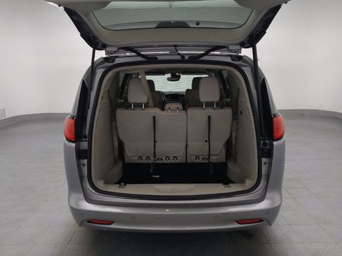 Used 2021 Chrysler Voyager Lxi FWD image 29