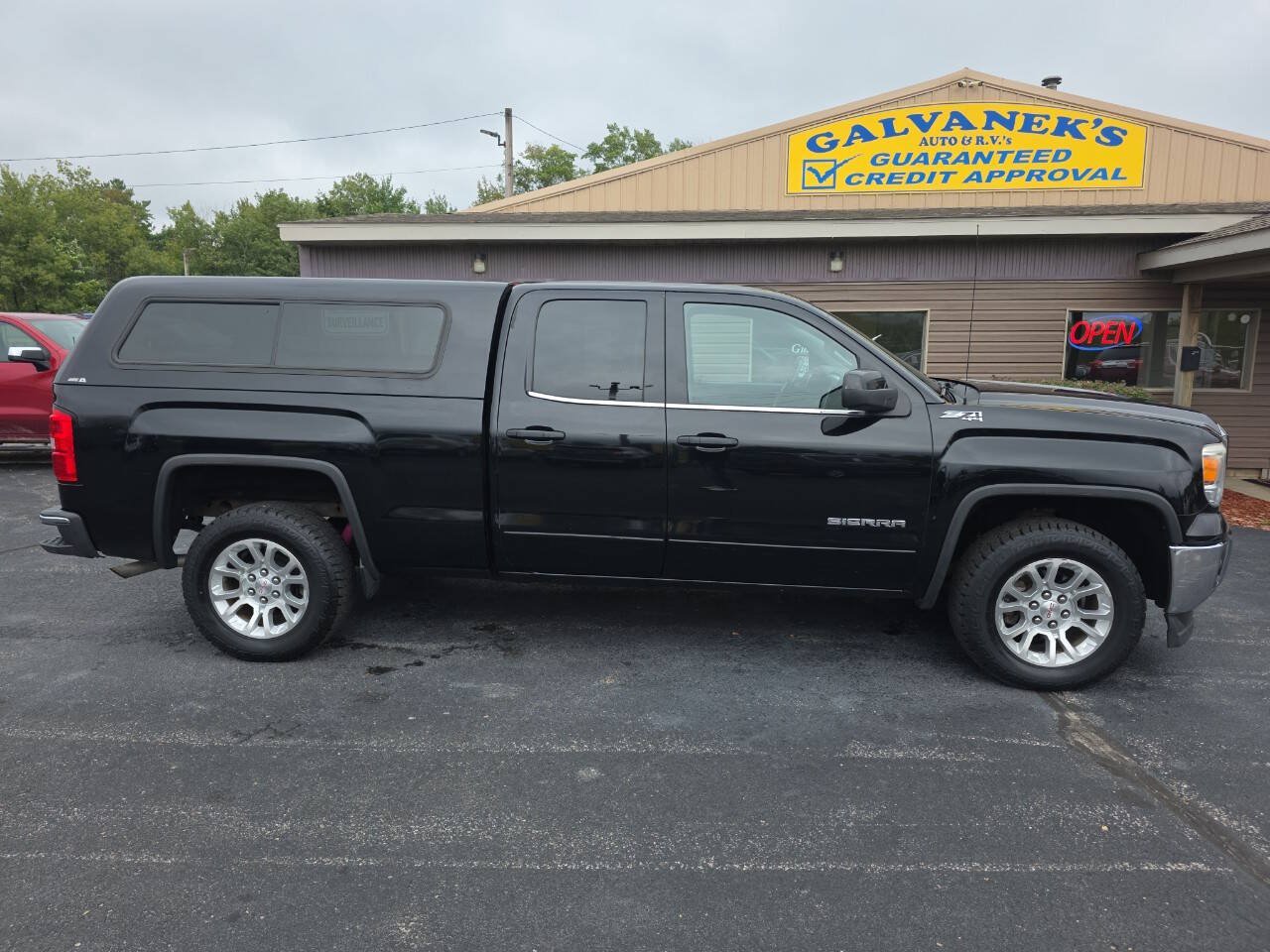Used 2015 GMC Sierra 1500 SLE w/ SLE Value Package AWD/4WD image 5