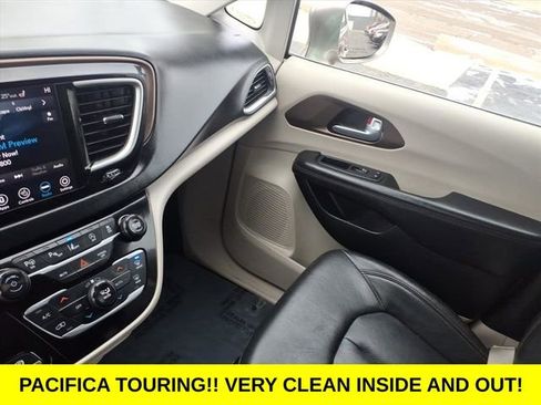 Used 2018 Chrysler Pacifica Touring-L w/ Advanced Safetytec Group image 23
