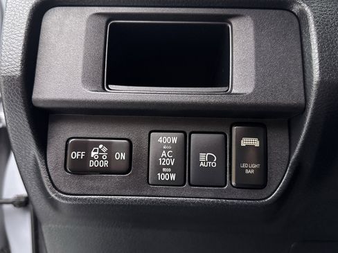 Used 2019 Toyota Tacoma TRD Off-Road image 23