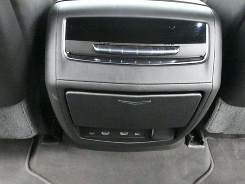 Used 2021 Cadillac Escalade Premium Luxury image 19