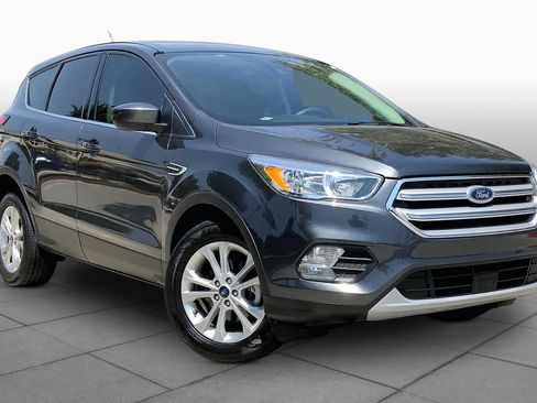 Used 2019 Ford Escape SE FWD image 3