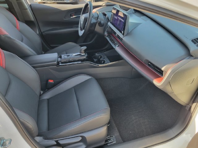 Used 2026 Toyota Prius Plug-In Hybrid FWD image 19