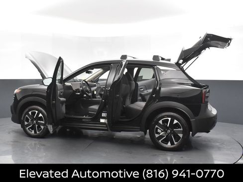 Certified 2026 Nissan Kicks SV w/ SV Premium Package AWD/4WD image 33