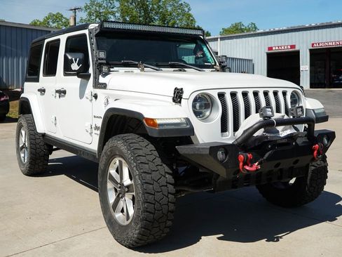 Used 2018 Jeep Wrangler Unlimited Sahara AWD/4WD image 35
