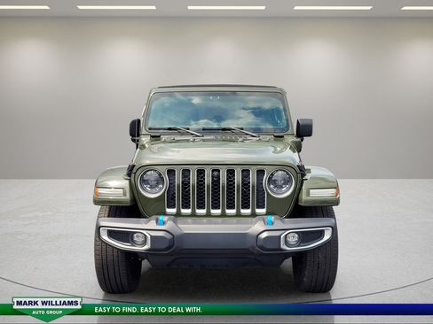 Used 2023 Jeep Wrangler Unlimited Sahara w/ Cold Weather Group AWD/4WD image 9