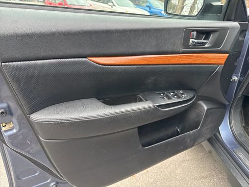 Used 2013 Subaru Outback 3.6R Limited w/ Moonroof Pkg image 9