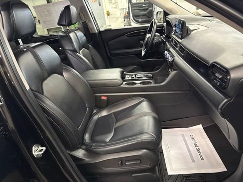Used 2025 Honda Pilot EX-L image 29