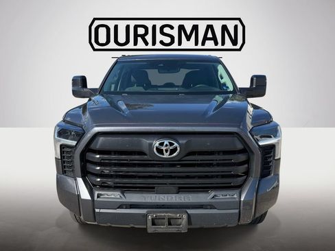 Used 2022 Toyota Tundra SR5 w/ SR5 Convenience Package AWD/4WD image 3