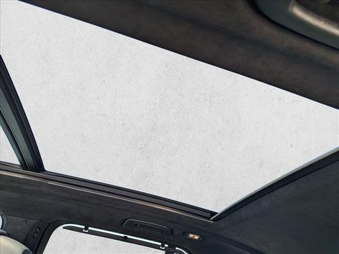 Certified 2024 BMW X5 xDrive50e w/ M Sport Package image 20