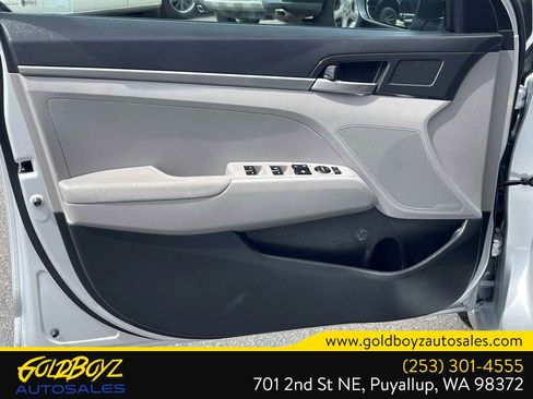 Used 2018 Hyundai Elantra SE w/ Cargo Package FWD image 11